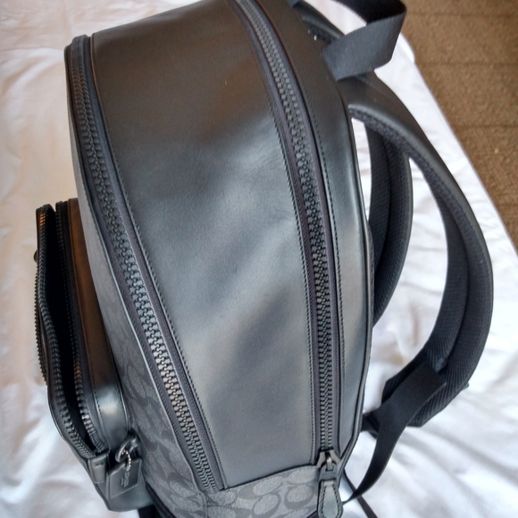 COACH authentic leather knapsack - Picture 5 of 8